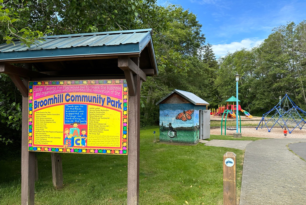 Donor recognition sign at Broomhill Community Park, a helpful example for groups researching how to get a playground grant.